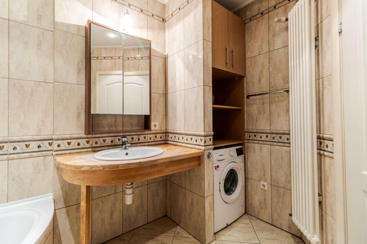 George Apartment Lviv Luaran gambar