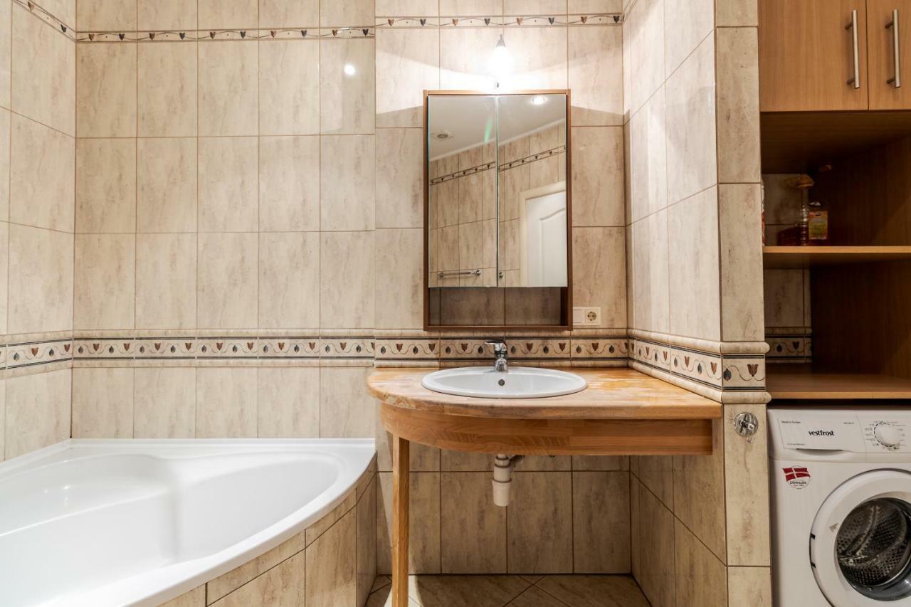 George Apartment Lviv Luaran gambar
